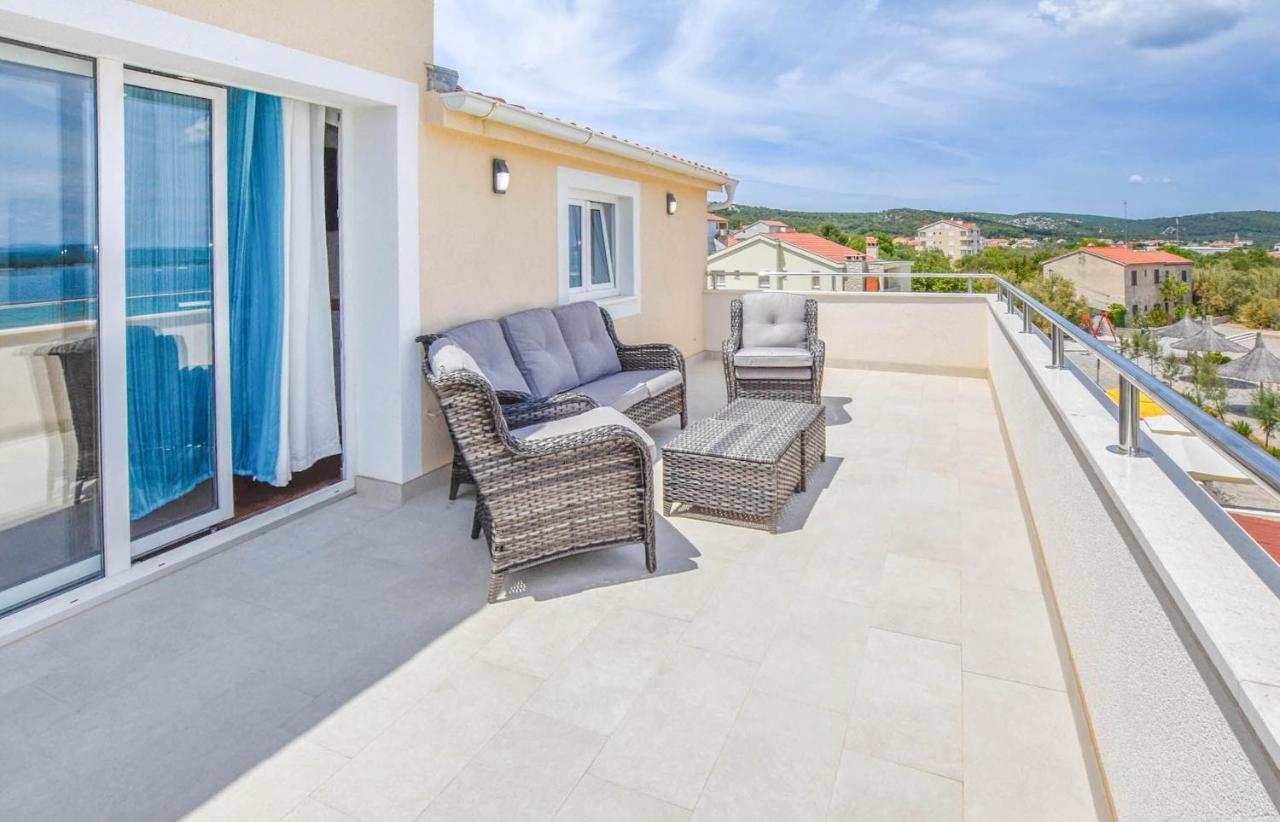 Apartment L And S On The Beach Ugrinici Экстерьер фото